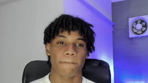 Snapshot of marcelo_dosantos77 chatting on 01/29/25, 03:44 MARCELO online show from 01/29/25, 03:44