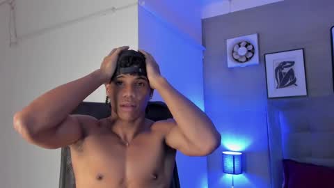 Snapshot of marcelo_dosantos77 chatting on 02/03/25, 06:45 MARCELO online show from 02/03/25, 06:45