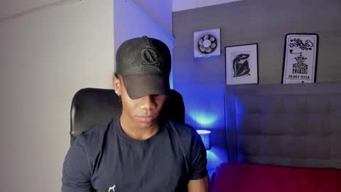 Snapshot of marcelo_dosantos77 chatting on 02/12/25, 03:40 MARCELO online show from 02/12/25, 03:40