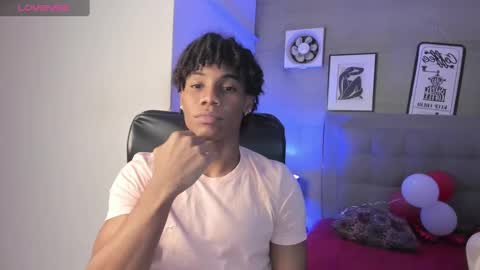 Snapshot of marcelo_dosantos77 chatting on 02/20/25, 03:45 MARCELO online show from 02/20/25, 03:45