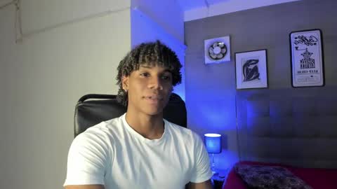 Snapshot of marcelo_dosantos77 chatting on 02/24/25, 03:33 MARCELO online show from 02/24/25, 03:33