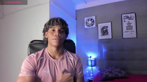 Snapshot of marcelo_dosantos77 chatting on 02/25/25, 12:36 MARCELO online show from 02/25/25, 12:36