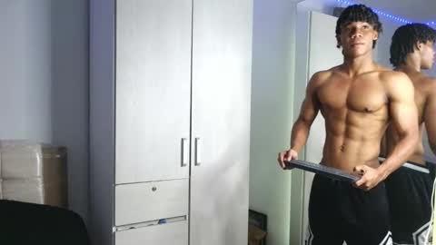 Snapshot of marcelo_dosantos77 chatting on 10/08/25, 05:21 MARCELO online show from 10/08/25, 05:21