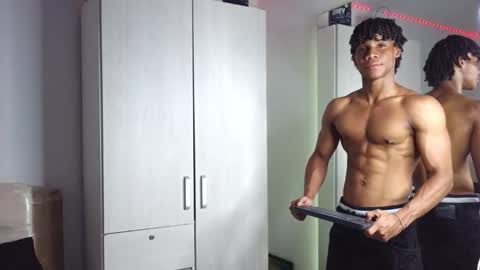 Snapshot of marcelo_dosantos77 chatting on 10/15/25, 09:15 MARCELO online show from 10/15/25, 09:15