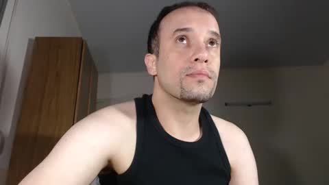 Snapshot of marcelsoltero chatting on 02/20/25, 06:17 marcnashio online show from 02/20/25, 06:17