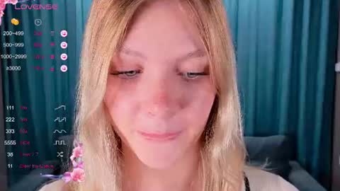 Snapshot of marcia_walker chatting on 06/18/26, 07:08 Sonya online show from 06/18/26, 07:08