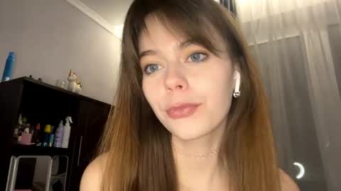 Snapshot of marciecommon chatting on 09/16/25, 03:57 Alisa online show from 09/16/25, 03:57
