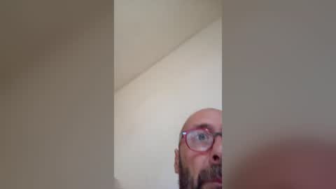 Snapshot of marco05rm682049 chatting on 07/12/26, 01:46 marco05rm682049 online show from 07/12/26, 01:46