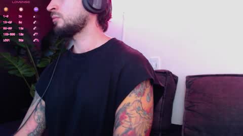 marco_allison43 online show from 12/04/25, 08:50