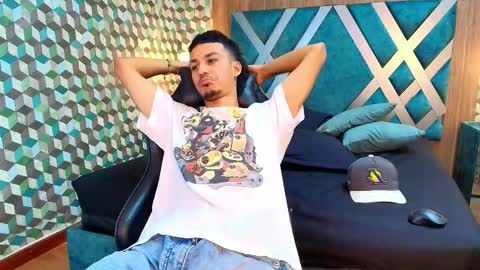 marcus_jeron online show from 12/15/25, 05:50