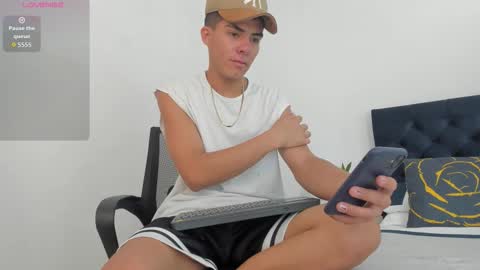 marcus_moreno online show from 11/26/25, 07:15