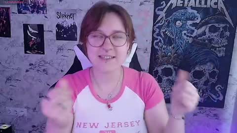 Snapshot of margaret_red chatting on 05/20/26, 01:28 Margaret online show from 05/20/26, 01:28