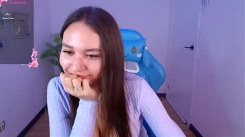 Snapshot of margo__ness chatting on 09/20/25, 03:07 Mag online show from 09/20/25, 03:07