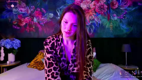 Snapshot of margodoly chatting on 04/19/26, 06:54 margodoly online show from 04/19/26, 06:54
