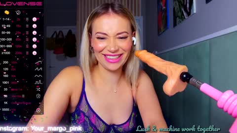 Snapshot of margohotty chatting on 12/06/24, 05:53 Margo for you   online show from 12/06/24, 05:53