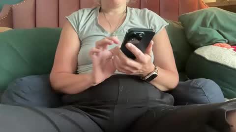 Snapshot of margolane chatting on 05/30/26, 02:03 Elle online show from 05/30/26, 02:03