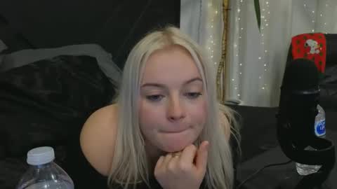 margot_robbie7 online show from 12/23/24, 05:06