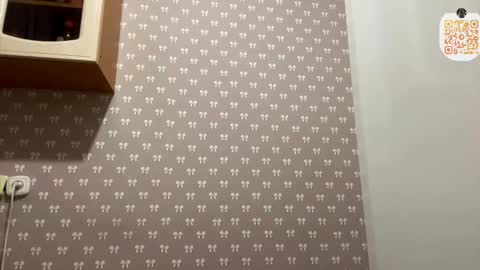 Lina online show from 11/23/25, 09:14