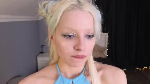 Snapshot of mari_clay chatting on 02/18/26, 12:23 Milena online show from 02/18/26, 12:23