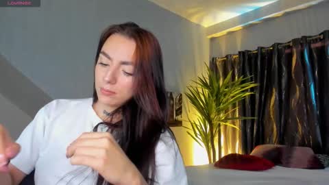 Snapshot of mari_salgado chatting on 09/17/25, 03:24 mari_salgado online show from 09/17/25, 03:24