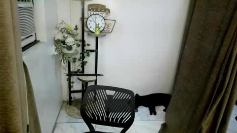 Marga online show from 10/08/25, 01:47