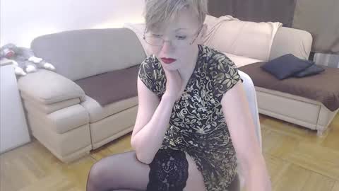 Mari online show from 04/10/26, 10:53