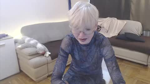 Mari online show from 04/20/26, 02:53