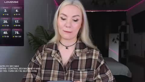 Snapshot of maria_shy_lii chatting on 06/16/26, 09:23 maria_shy_lii online show from 06/16/26, 09:23