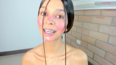 Snapshot of maria_sofii chatting on 12/23/24, 04:22 S O F I A model independent online show from 12/23/24, 04:22