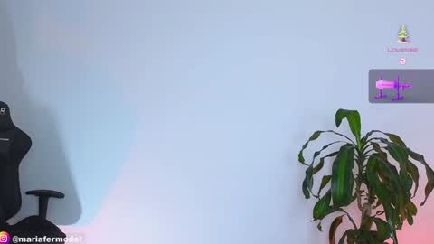 Snapshot of mariafer05 chatting on 12/24/24, 10:06 Maria Fer online show from 12/24/24, 10:06