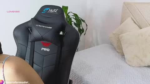 Snapshot of mariafer05 chatting on 12/29/24, 02:00 Maria Fer online show from 12/29/24, 02:00