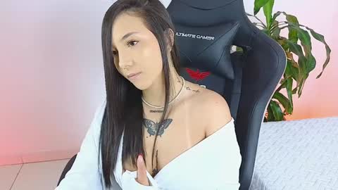 Snapshot of mariafer05 chatting on 01/19/25, 05:07 Maria Fer online show from 01/19/25, 05:07