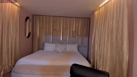 MARIA HERRERA  online show from 12/19/25, 09:11