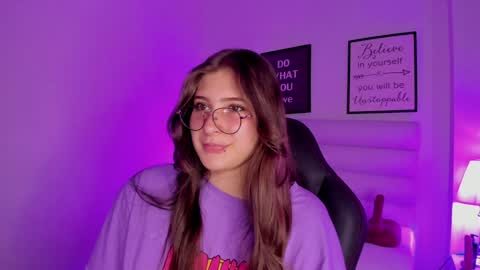 Snapshot of mariam_scott18 chatting on 12/12/24, 10:42 Mariam online show from 12/12/24, 10:42