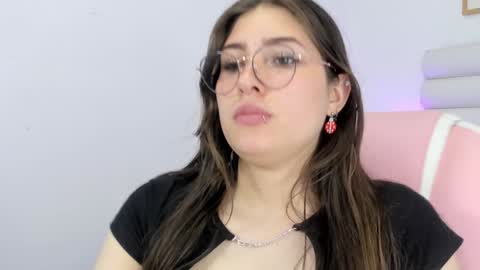 Snapshot of mariam_scott18 chatting on 12/27/24, 10:59 Mariam online show from 12/27/24, 10:59