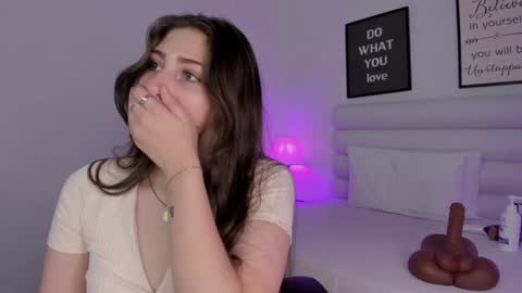 Snapshot of mariam_scott18 chatting on 01/07/25, 12:03 Mariam online show from 01/07/25, 12:03