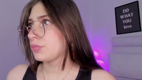 Snapshot of mariam_scott18 chatting on 01/12/25, 10:22 Mariam online show from 01/12/25, 10:22