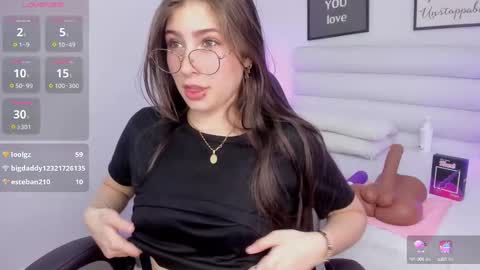 Snapshot of mariam_scott18 chatting on 02/21/25, 01:33 Mariam online show from 02/21/25, 01:33