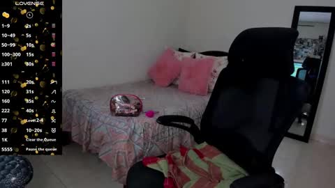   Mariam Castiblanco online show from 02/01/25, 03:19