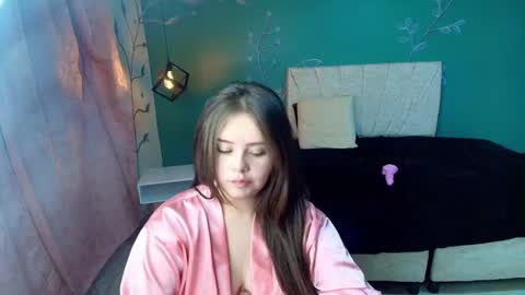 Snapshot of mariamcute_ chatting on 02/19/25, 12:25 M A R I A N A online show from 02/19/25, 12:25