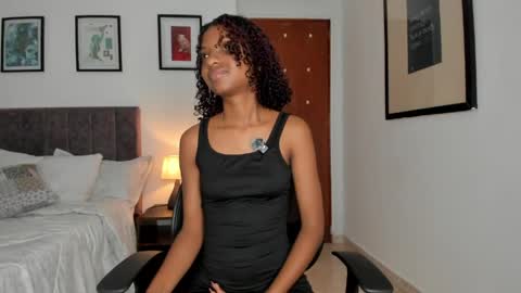 Snapshot of marian_nn chatting on 04/21/26, 01:42 Mariana online show from 04/21/26, 01:42