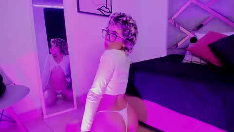 Snapshot of marian_pinzon chatting on 01/24/25, 03:32 Marian online show from 01/24/25, 03:32