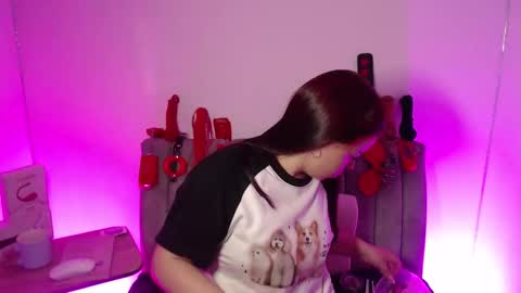 Marian online show from 11/28/25, 02:25