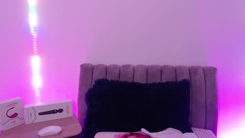 Marian online show from 11/30/25, 03:32