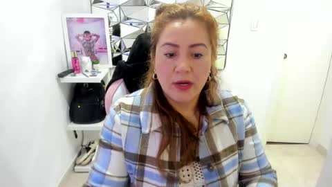 Snapshot of mariana01_m chatting on 06/19/26, 12:09 mariana01_m online show from 06/19/26, 12:09