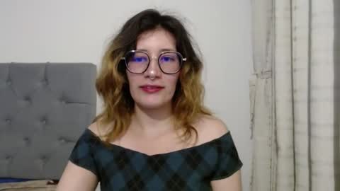 Mariana online show from 12/23/24, 05:43