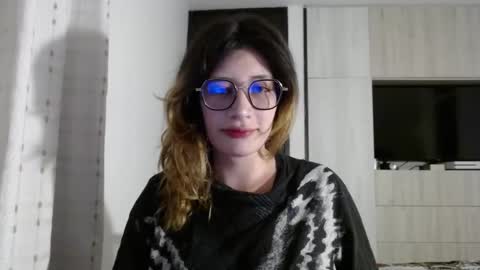 Mariana online show from 12/30/24, 07:42