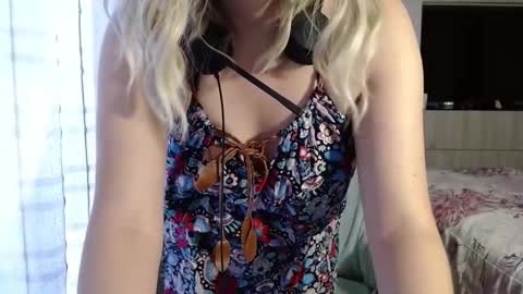 Mariana online show from 09/27/25, 09:53