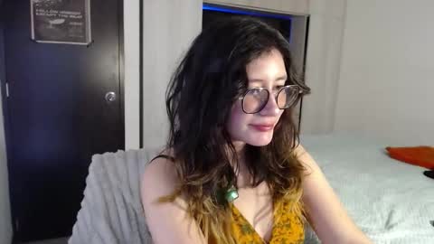 Mariana online show from 11/24/25, 09:25