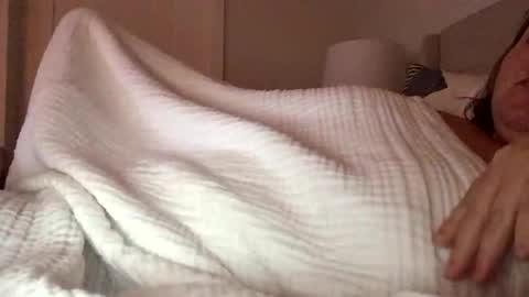 mariana199410 online show from 12/02/25, 05:35